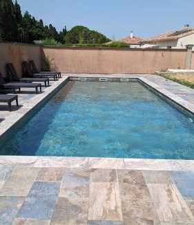 Saint-Andiol Apartment | Spa NESSA
