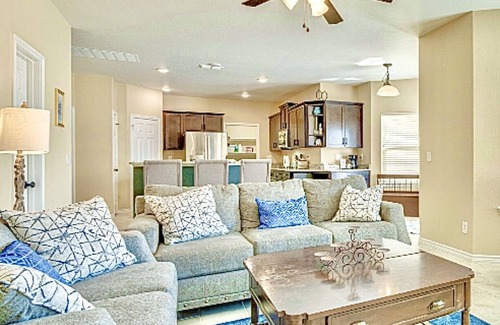 Frisco House | Spa & Pool + Stay in Harry Potter Theme Home