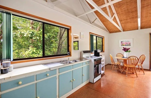 Warburton House | Spa Retreat With Amazing Views