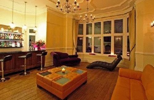 Llandudno House | Space Boutique B&B - with Free private car park