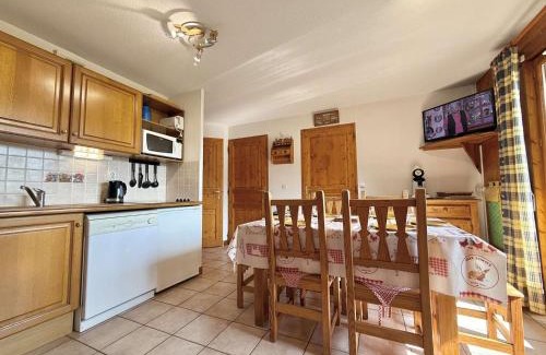 Praz-sur-Arly Apartment | Spacieux 3 pièces à Praz-sur-Arly, balcon sud-ouest, garage, proche centre et remontées mécaniques - FR-1-603-16