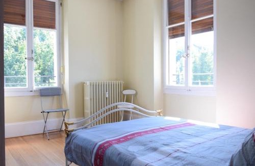 Evian-les-Bains Apartment | Spacieux appartement à Évian-les-Bains avec balcon et garage - FR-1-498-48