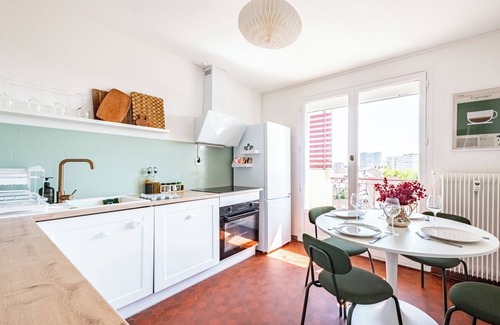 Faubourg North Apartment | Spacieux appartement avec parking Centre de Dijon