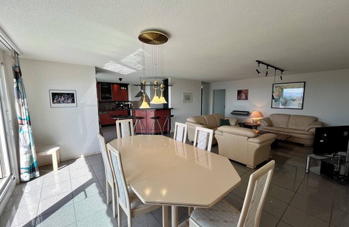 Saint-Blaise Apartment | Spacieux Attique Avec vue sur le lac