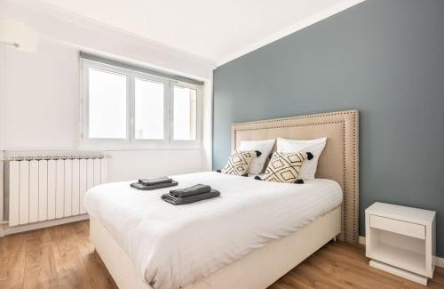 Puteaux Apartment | Spacieux et confortable avec vue Tour Eiffel