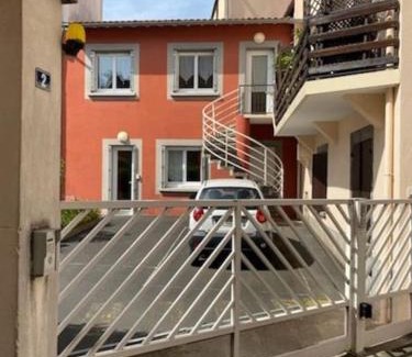 Clermont-Ferrand Apartment | Spacieux studio dans résidence avec parking privé