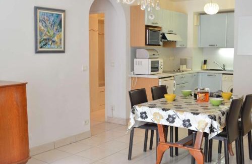 Saint-Raphael Apartment | Spacieux T2 avec grande terrasse à Saint-Raphaël, proche mer et gare, garage inclus - FR-1-226A-102