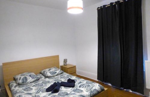 Anatole France Danton Apartment | Spacieux T2 proche gare