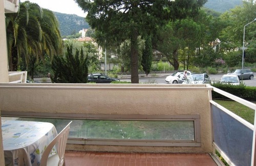 Amelie-les-Bains-Palalda Apartment | Spacious 2-Bedroom Apartment with Terrace, Parking, and WiFi near Amélie-les-Bains Baths