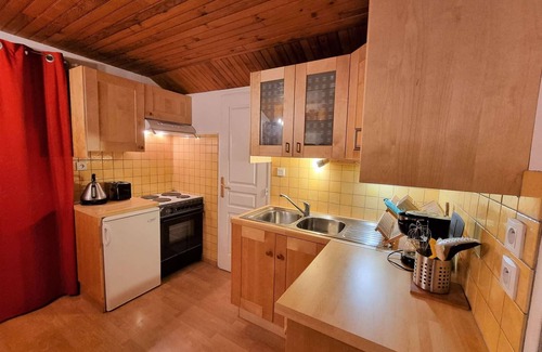 Saint-Michel-de-Chaillol Ski Chalet | Spacious Chalet for 18 with Garden, 7 Bedrooms, Pet-Friendly, TV, Fireplace - St. Michel de Chaillol