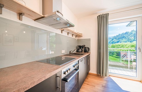 Hopfgarten im Brixental Apartment | Spacious apartment with balcony, 50m to the ski bus