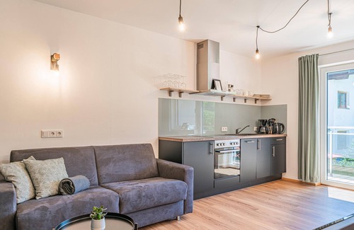 Hopfgarten im Brixental Apartment | Spacious apartment with balcony, 50m to the ski bus