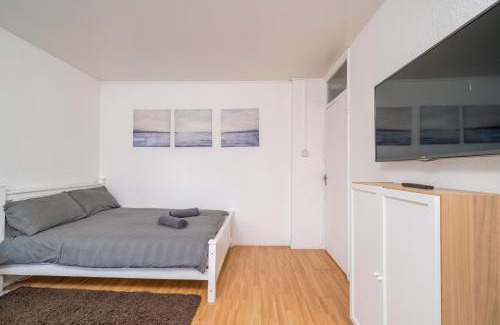 Mildmay Apartment | Spacious 1 Bed Flat in Dalston