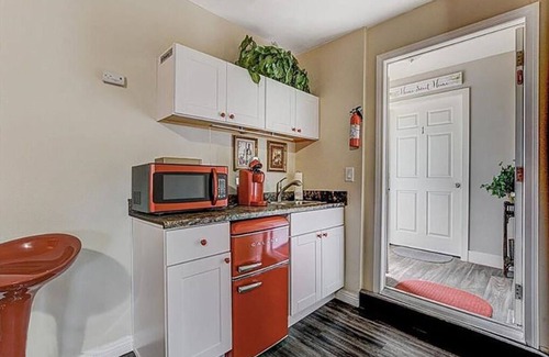Las Vegas Apartment | Spacious 1 Bedroom Studio with Private Bath & Kitchenette
