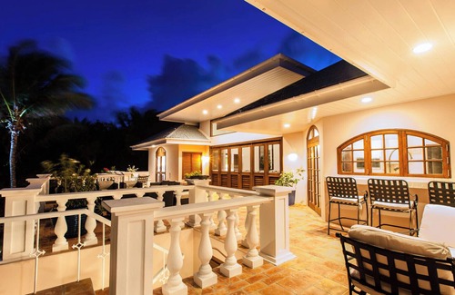 South Hill Villa | Spacious 10-bedroom villa in lovely George Hill with WiFi, AC
