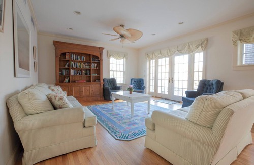 Edgartown House | Spacious 15-bedroom house with WiFi and AC in charming Edgartown