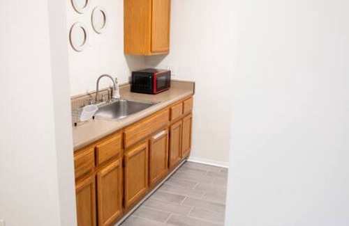 Dearborn Apartment | Spacious 1bd apt in DT Dearborn