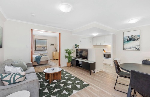 Perth Central Business District Apartment | Spacious 1BDR | Fast Wi-Fi | Near RAC Arena & Elizabeth Quay