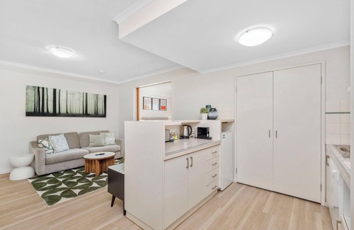 Perth Central Business District Apartment | Spacious 1BDR | Fast Wi-Fi | Near RAC Arena & Elizabeth Quay