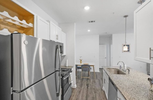 Doctors Inlet Apartment | Spacious 1bedroom Sleeps 4 near NAS with Pool Gym