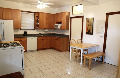 Raritan Apartment | Spacious 1br Apartment in Raritan- Fully Furnished!