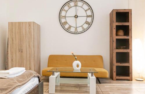 Wieden Apartment | Spacious 1BR Apt, WIFI & TV, with a Great Location