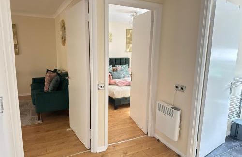 Leith Apartment | Spacious 1BR Flat By Edinburgh City Centre