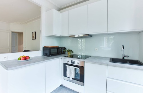 Epinettes Apartment | Spacious 1BR flat next to Montmartre
