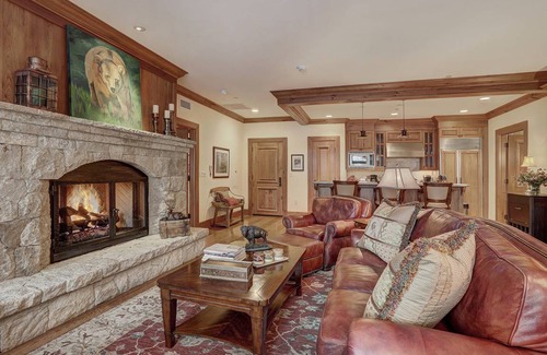 Avon Condo | Spacious 1Br Ski in/Ski Out the Top of Bachelor Gulch!