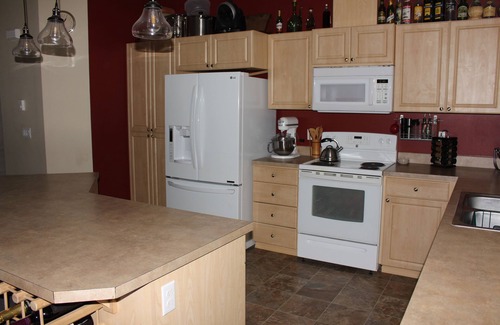 Woodland House | Spacious 2 acre property with beautiful ranch home. Pet-Friendly!