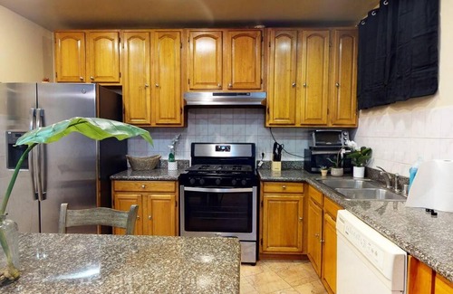 Bay Area Apartment | Spacious 2 bd home near Daly City BART