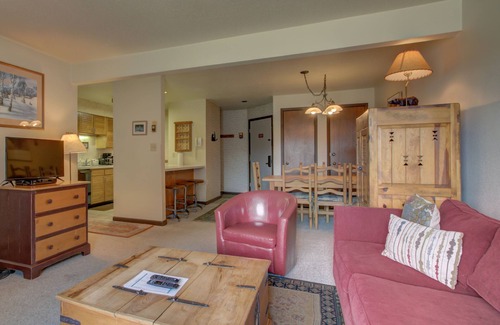 Steamboat Springs Condo | Spacious 2-Bdrm Condo at Timber Run – Your Mountain Retreat in Steamboat Springs