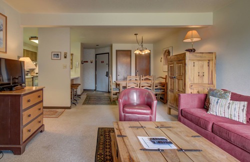 Steamboat Springs Condo | Spacious 2-Bdrm Condo at Timber Run – Your Mountain Retreat in Steamboat Springs