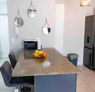 Observatory Apartment | Spacious 2 bed apartment with mountain views The Factory Cape