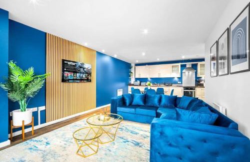 Birmingham City Centre Apartment | Spacious 2 Bed Apt B'ham CC with parking Sleeps 7