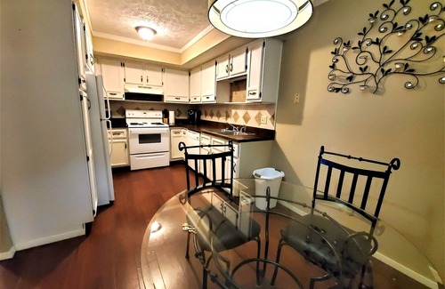 Bloomington Condo | Spacious 2 Bed Condo, Pet Friendly