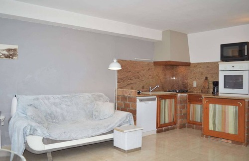 Banyuls-sur-Mer Apartment | Spacious 2-Bedroom Apartment, Sleeps 6, Close to Port and Nature Reserve, Parking, Washer/Dishwasher