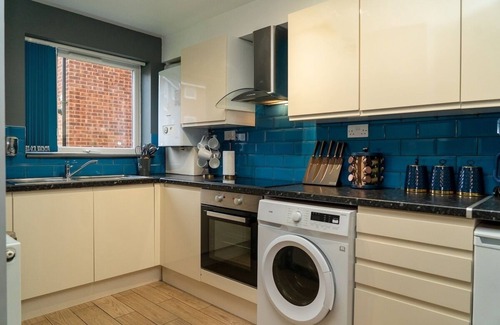 Wealdstone Apartment | Spacious 2 Bedroom Home in Harrow | Free Parking