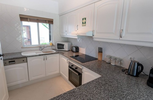 Alpouvar Apartment | Spacious 2 Bedroom, 2 Bath Ground Floor Apartment with WIFI, AC & UK TV.