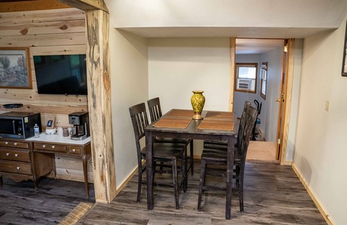 Hill City Resort | Spacious 2 bedroom apartment near Mt. Rushmore, Custer State Park, Crazy Horse