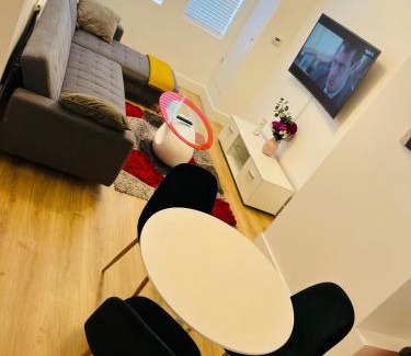 Woolwich Apartment | Spacious 2 Bedroom Apartment in Woolwich Arsenal
