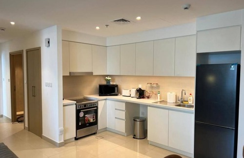 Dubai Apartment | Spacious 2 bedroom apartment| Waterfront living| Close to DFC mall