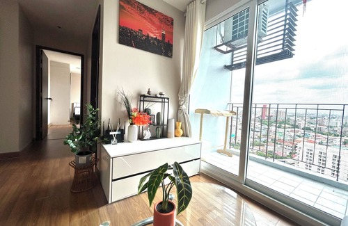 Ratchadaphisek Condo | Spacious 2-bedroom condo in welcoming Bangkok with WiFi, AC, fitness room