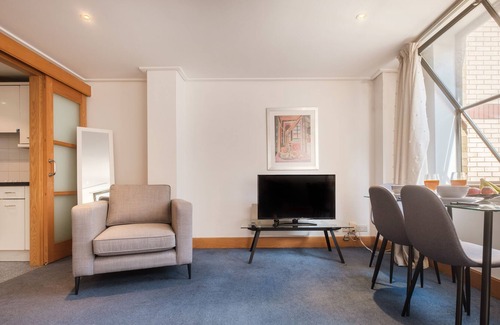 The City of London Apartment | Spacious 2-Bedroom Flat in London's Holborn