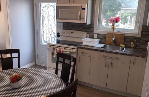 Whitby Apartment | Spacious 2 beds Apartment in Downtown Whitby