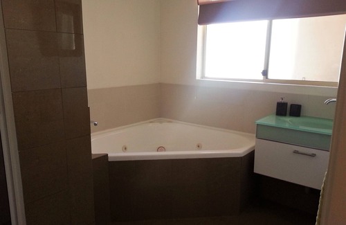 South Fremantle House | SPACIOUS 2 BRM LIMESTONE WALK TO BEACH