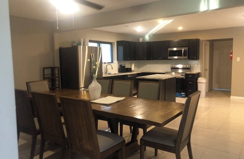Crosby House | Spacious 2300SF, Recently Rehabbed, Large Living