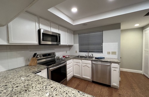 South Arlington House | Spacious 2BD 2BA FreeWiFi Parking 12 mi - AT&T Stadium, Globe Life Field, TLive!