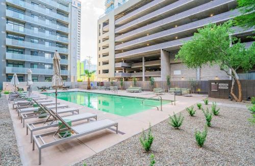 Evans Churchill Apartment | Spacious 2BD Urban Oasis Pool Gym Free Parking