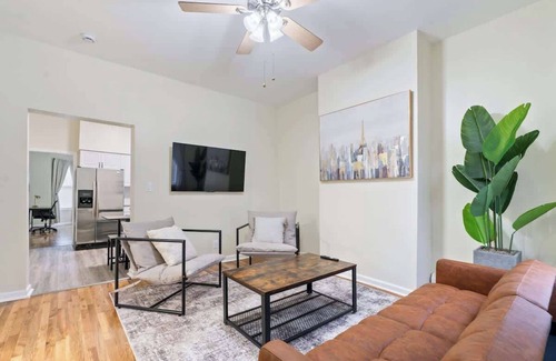 North Bergen Apartment | Spacious 2BR | 15m to Times Square | Free Parking